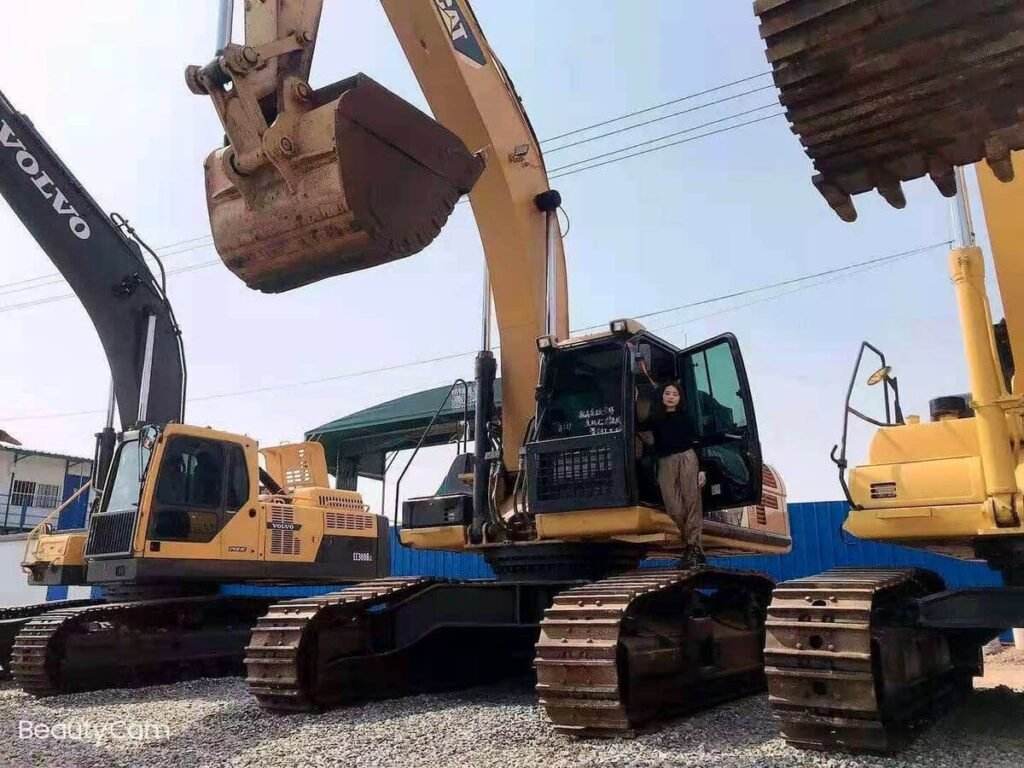 Used Caterpillar 340D Excavator