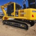 Secondhand Excavator Komatsu PC220 Original Japan Medium Excavators in Stock on Sale