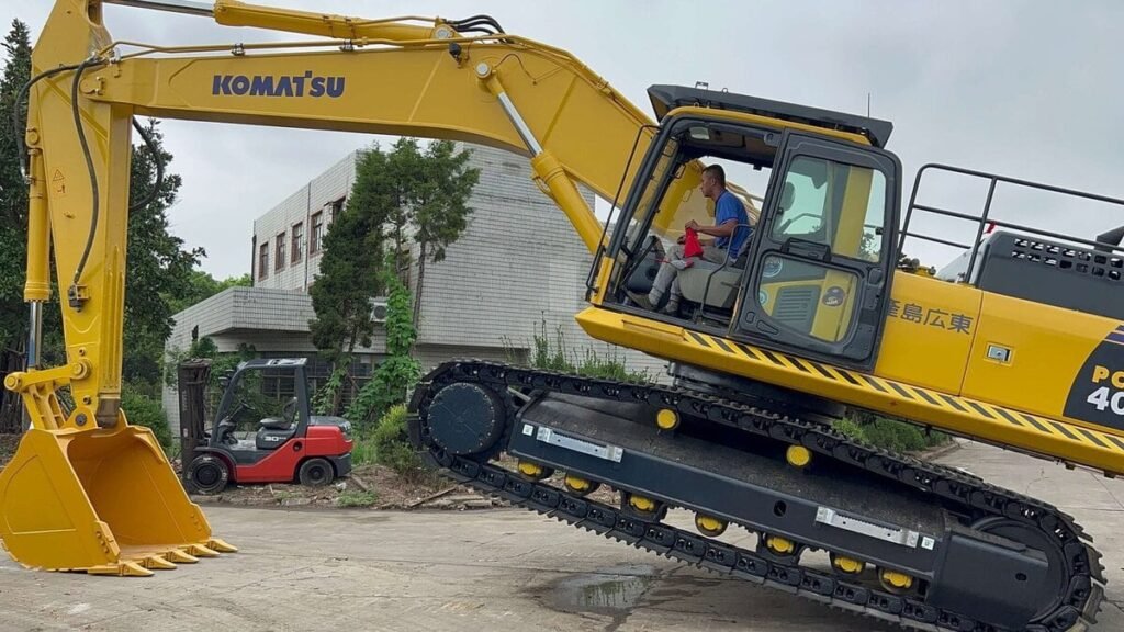 What Factors Should You Consider When Buying an Excavator from a Construction Equipment Supplier? 5 pc400 2 scaled 1