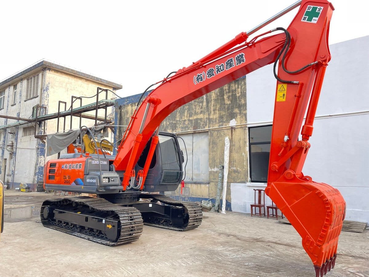 Excavators For Sale 99 hitachi zx200 (2)
