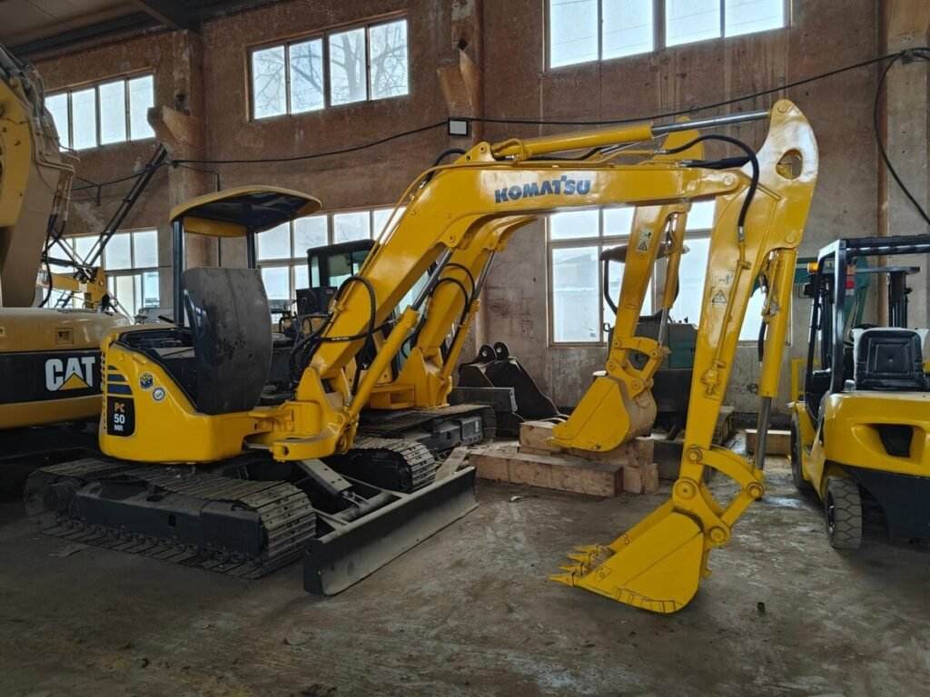 komatsu pc50 3 scaled
