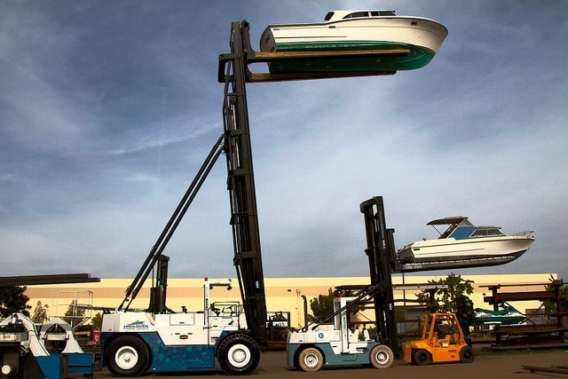 What is the World's Biggest Forklift? 10 biggest forklift8